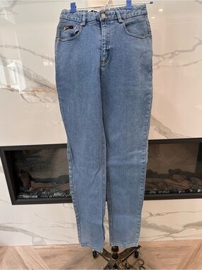 Vintage DKNY Light Wash High-Rise Women’s Jeans Size 4